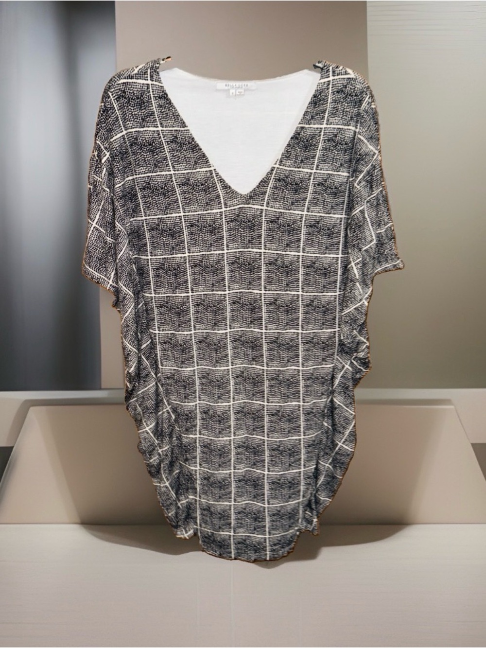 Bella Luxx Women’s Black & White Windowpane V-Neck Knit Cocoon Mini Dress-S-EC
